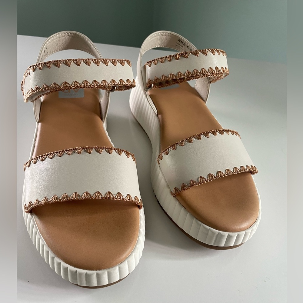 Dolce Vita Franca Ivory Wedge Sandal Cushioned Platform Size 9 NWT